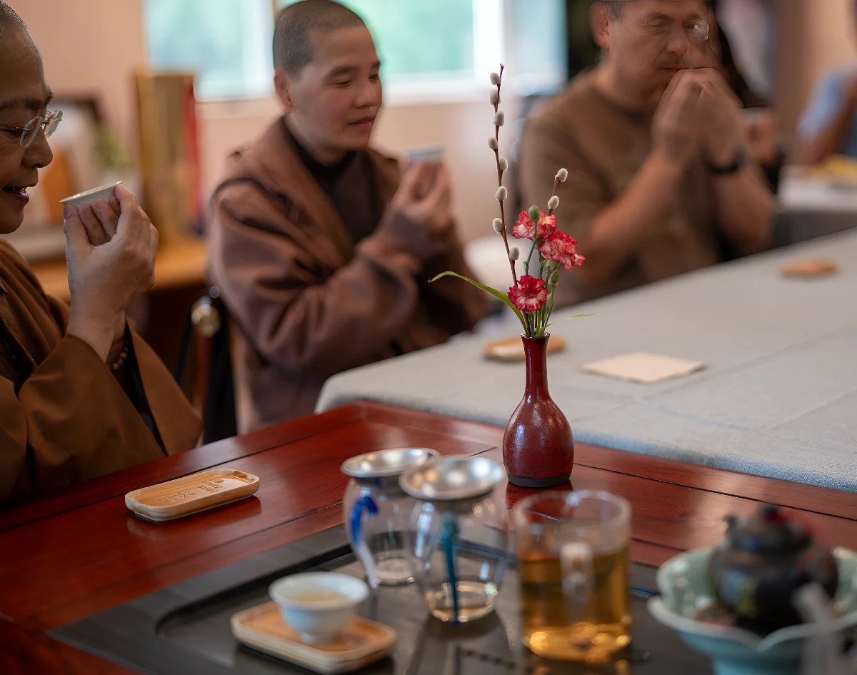 Vietnamese Monastics and Lay Followers Visit Xiangyun Temple in Austin to Exchange Insights on Localizing Buddhist Communities